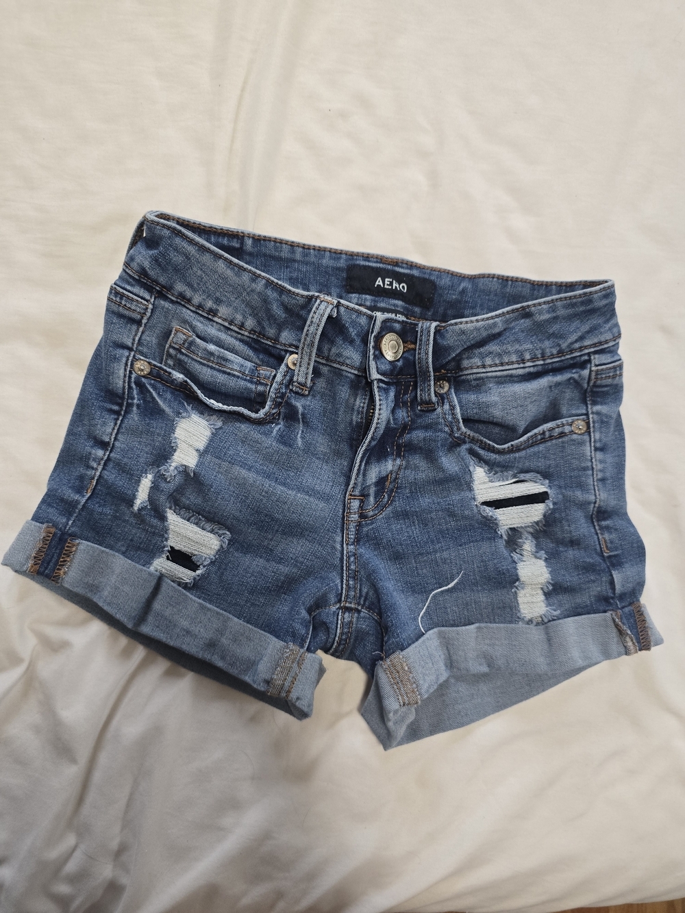 Aeropostale Women's Size 0 Distressed Cuffed Denim Jean Shorts Medium Wash